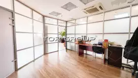 Офис 257 м2, красивый вид, с ремонтом-98. Фото объекта