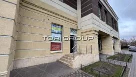 Аренда офиса 130 кв.метров, 2 этаж-3. Входная группа с фасада