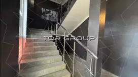 Аренда офиса 130 кв.метров, 2 этаж-8. Лестницы