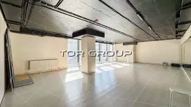 Под танцы 180 м2 в жилом районе-98. Фото объекта