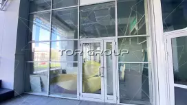 70 м2, вход с фасада рядом с Буше-98. Фото объекта
