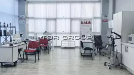 Офис 101 м2, 1 этаж, хороший ремонт, большие окна-98. Фото объекта