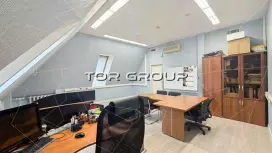 Офис 120 м2 у метро. 4 каб. С ремонтом-98. Фото объекта