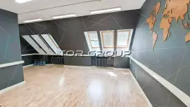 Офис 120 м2 у метро. 4 каб. С ремонтом-98. Фото объекта