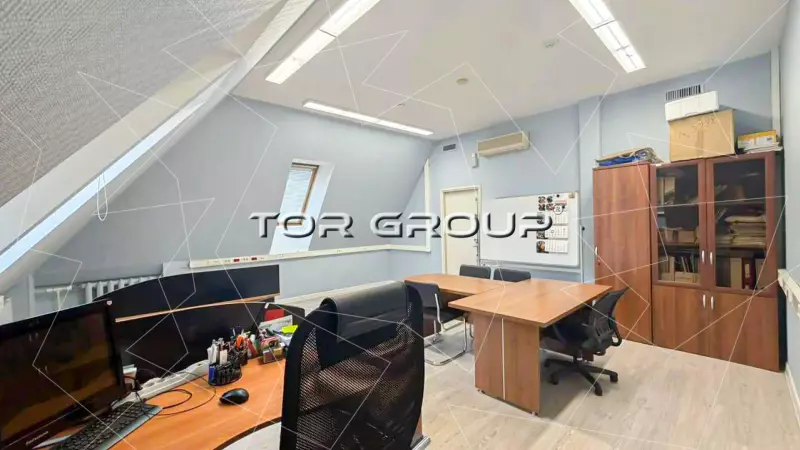 Офис 120 м2 у метро. 4 каб. С ремонтом-98. Фото объекта
