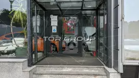 Универсальное помещение  566 м2, огромные витрины-98. Фото объекта