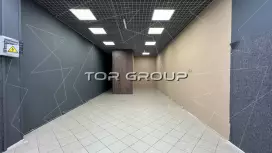 Прикассовая зона на трафике: 51м, 1 этаж-98. Фото объекта