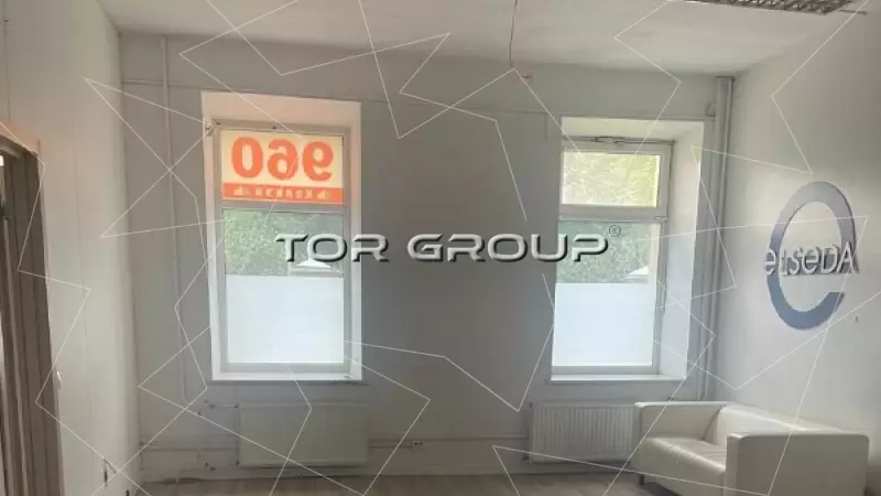 Аренда офиса 50.8 кв.метров, 1 этаж-98. Фото объекта