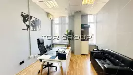 Офис 271 м2, кондиционер, с/у, кухня-98. Фото объекта