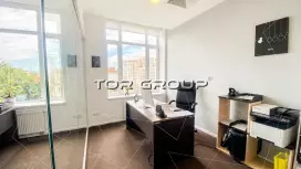 Офис 26,9 м2, с переговоркой и хорошим ремонтом-98. Фото объекта