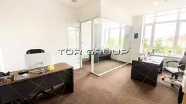 Офис 26,9 м2, с переговоркой и хорошим ремонтом-98. Фото объекта