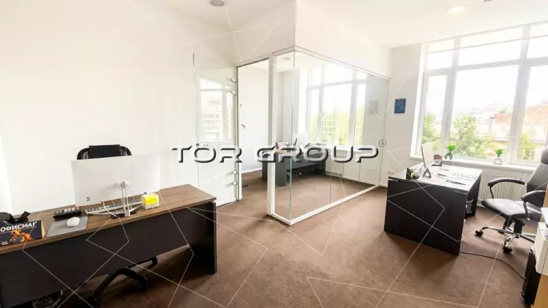 Офис 26,9 м2, с переговоркой и хорошим ремонтом-98. Фото объекта