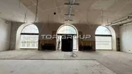 Аренда универсального помещения 477 кв.м, 1 этаж-98. Фото объекта