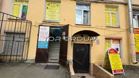Аренда универсального помещения 25 кв.м, 1 этаж-3. Входная группа с фасада
