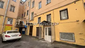 Аренда универсального помещения 20 кв.метров, 1 этаж-3. Входная группа с фасада