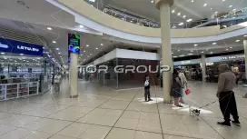 На трафике в ТЦ 45 м, 1 этаж-98. Фото объекта