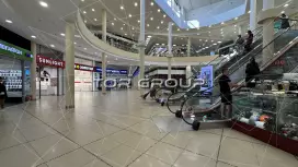 На трафике в ТЦ 45 м, 1 этаж-98. Фото объекта