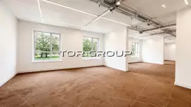 Продажа офиса с ремонтом, потолок 5 м-98. Фото объекта