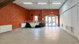 Аренда универсального помещения 68 кв.м., 1 этаж-98. Фото объекта