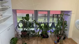 130 м2 с витриной на фасад, отд.вход, двухуровневое-98. Фото объекта