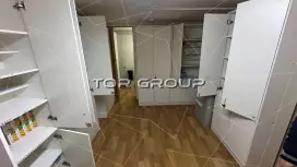 130 м2 с витриной на фасад, отд.вход, двухуровневое-98. Фото объекта