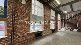 Аренда универсального помещения 560 кв.м, 1 этаж-98. Фото объекта