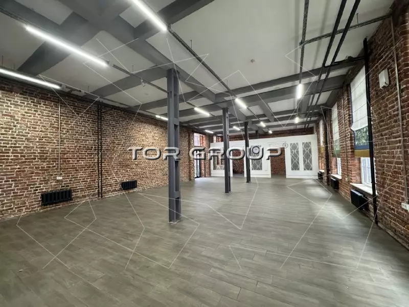 Аренда универсального помещения 560 кв.м, 1 этаж-98. Фото объекта