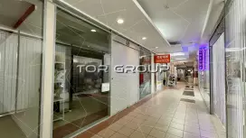 В ТЦ на 2 этаже 46м-98. Фото объекта