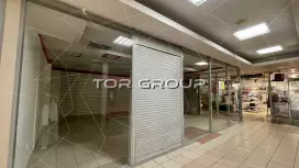 В ТЦ на 2 этаже 46м-98. Фото объекта