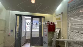 В ТЦ на 2 этаже 46м-98. Фото объекта
