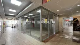 В ТЦ на 2 этаже 46м-98. Фото объекта