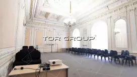 Офис исторический, окна на Неву-